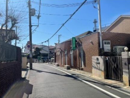 ⑨医院へ到着です